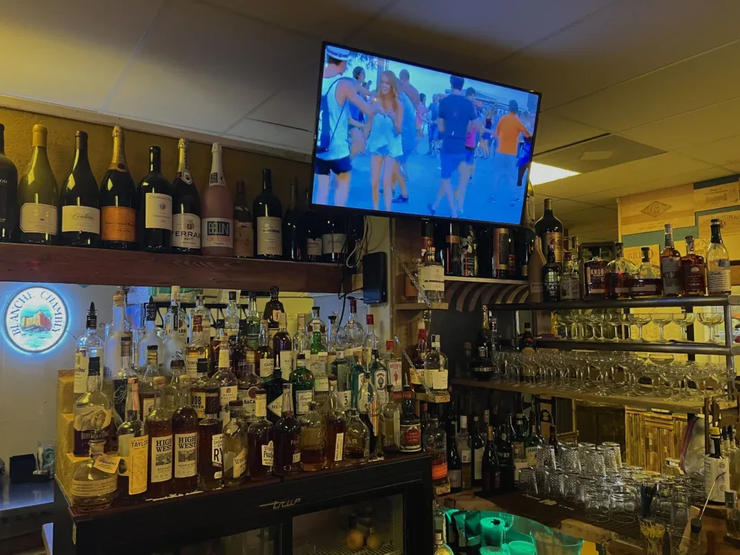 River Twist Food and Wine — photo 43