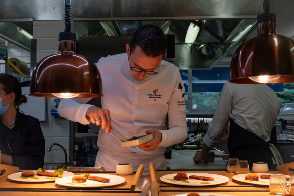 Nicolas Carro - Hôtel de Carantec — kitchen
