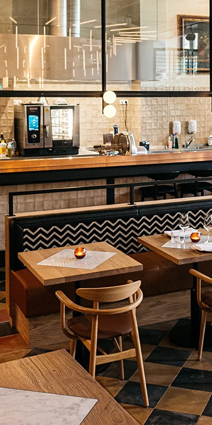 Bistro Francis — photo 10