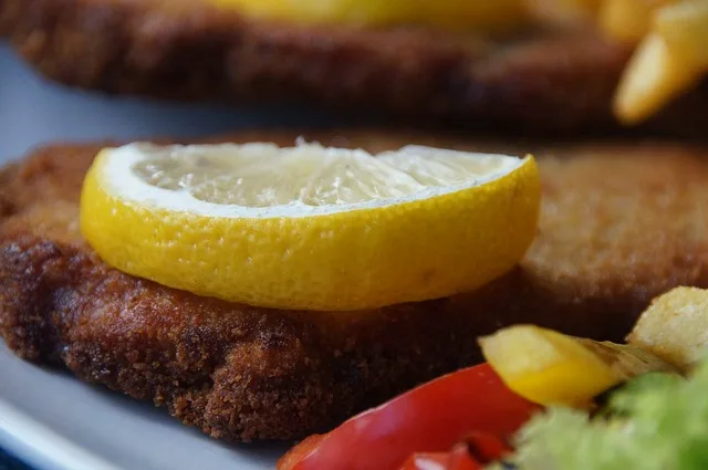 Buchecker &amp; Sohn im Gusshaus — food
