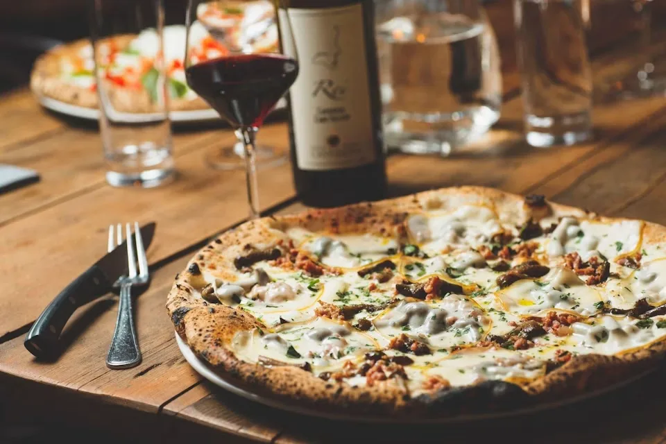 Giro Pizzeria — photo 7