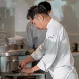Mezzaluna — kitchen