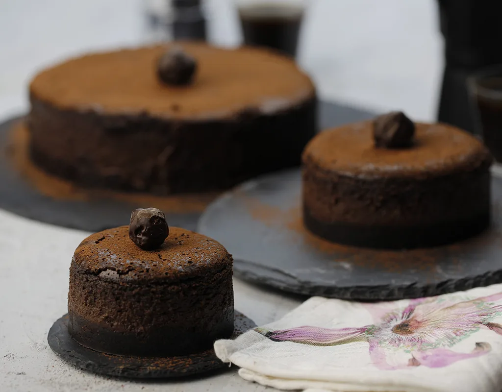 Aly’s Bakery — food