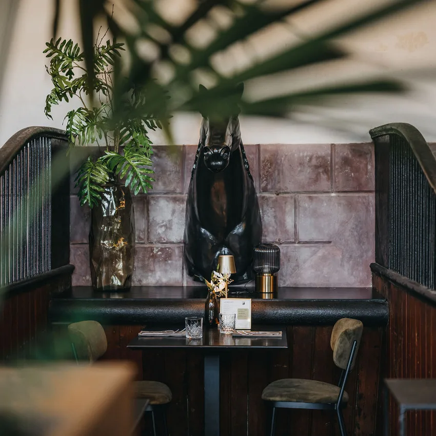 LIZ Restobar — photo 10