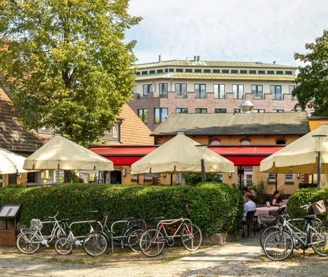BLOCK HOUSE Berlin Theodor-Heuss-Platz — photo 4
