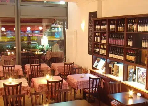 Trattoria Bella Italia — atmosphere