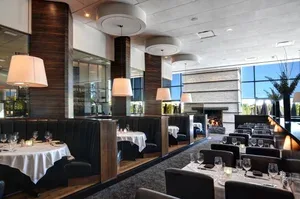 Shanahan's Steakhouse — atmosphere