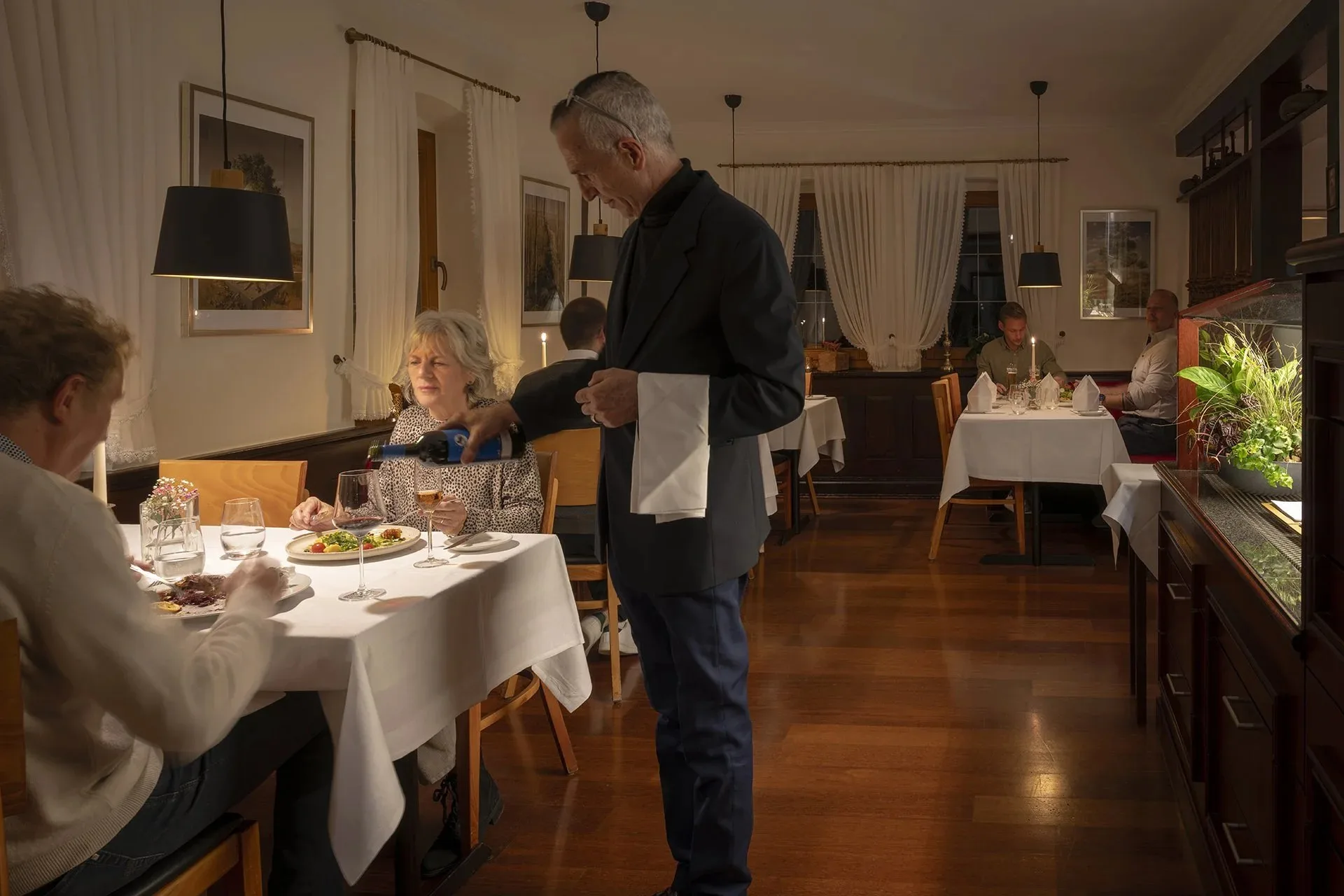 Züfle Restaurant — photo 16
