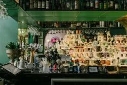 gin gin. — atmosphere