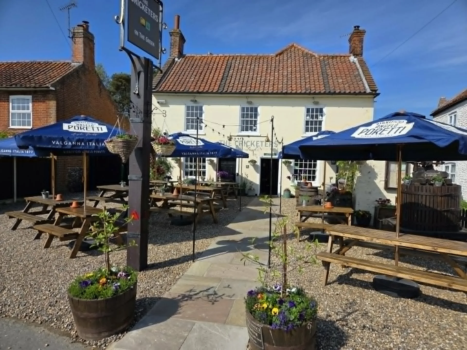 The Cricketers on The Green — atmosphere