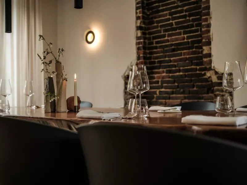 Tafel Twaalf — atmosphere