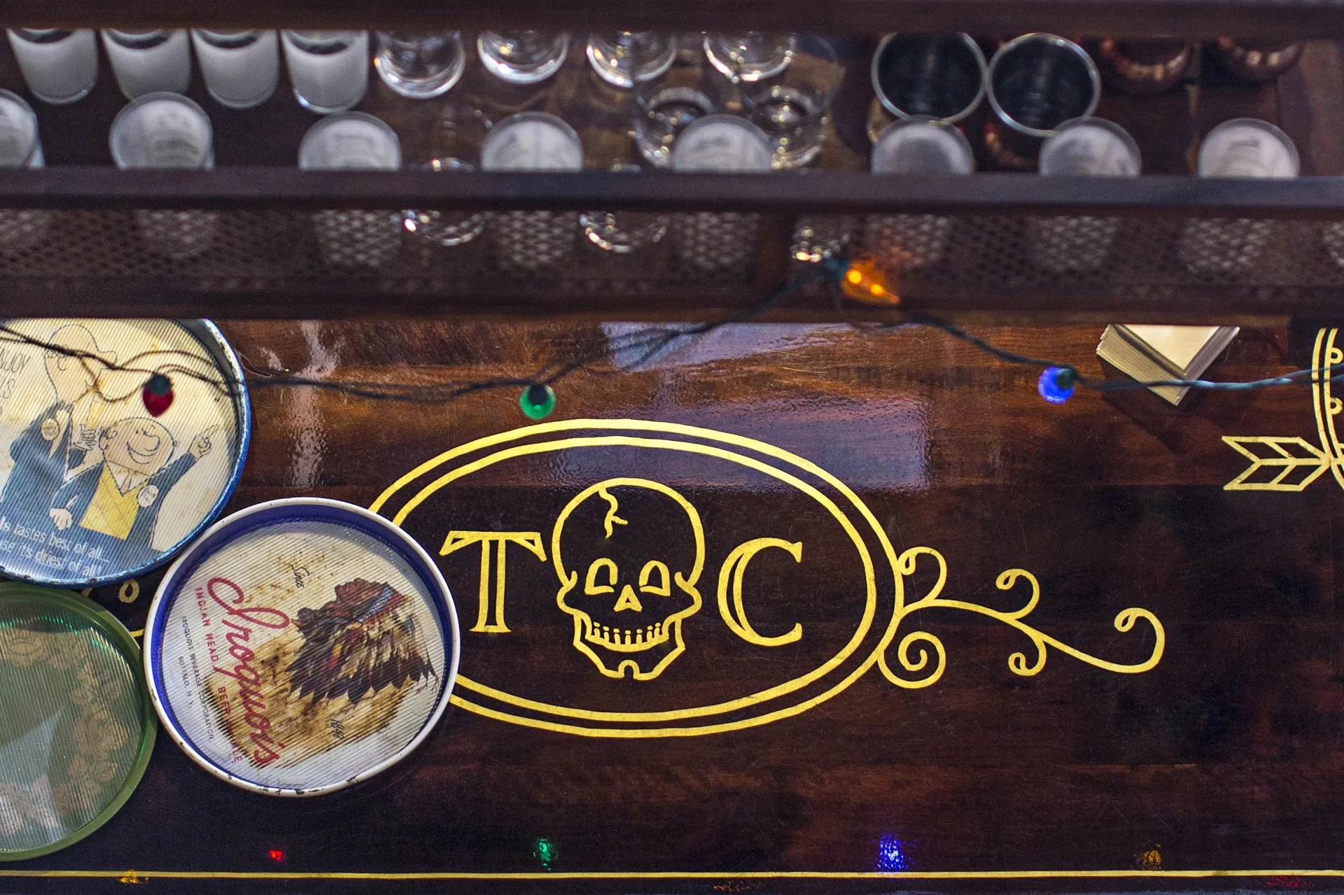 Ticonderoga Club — atmosphere