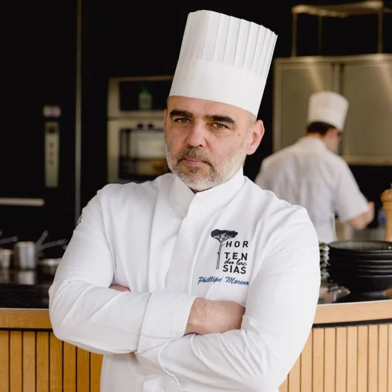 Les Hortensias du Lac — kitchen