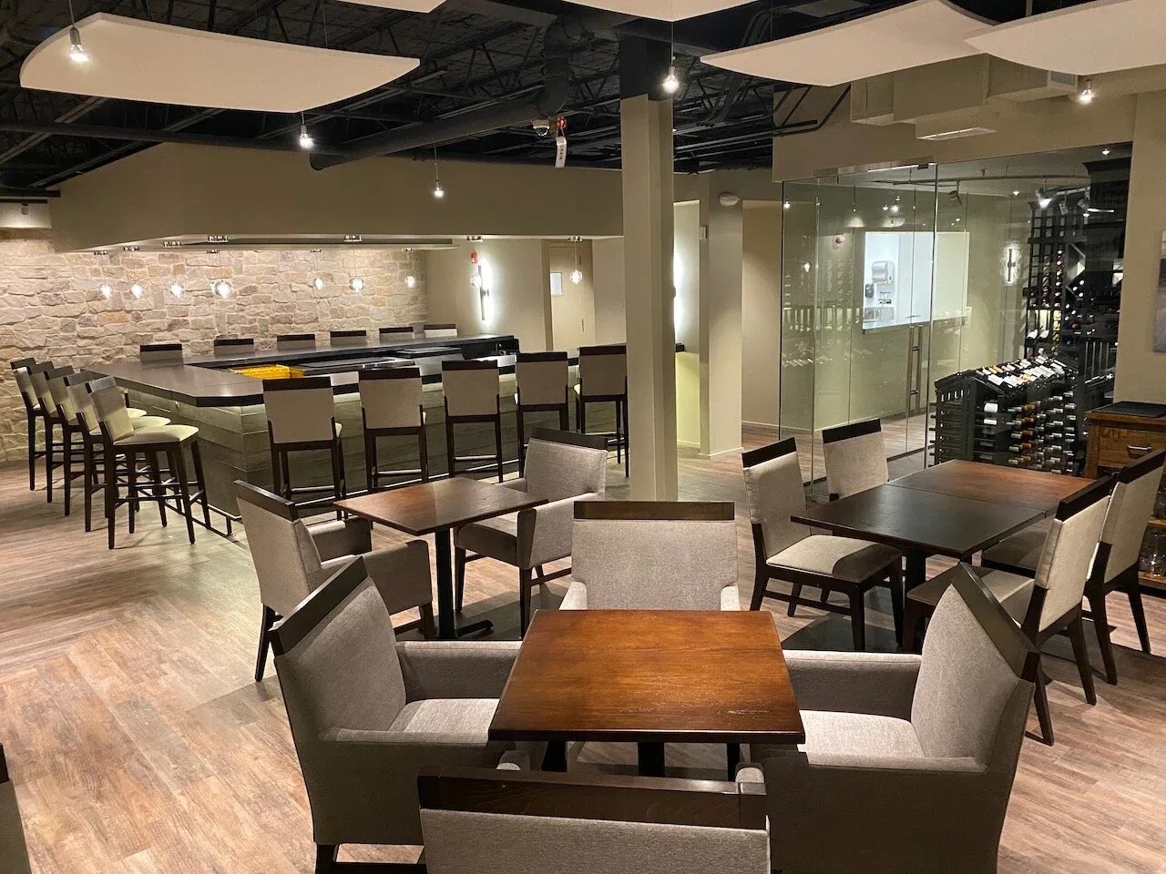 Echelon Wine Bar — photo 18