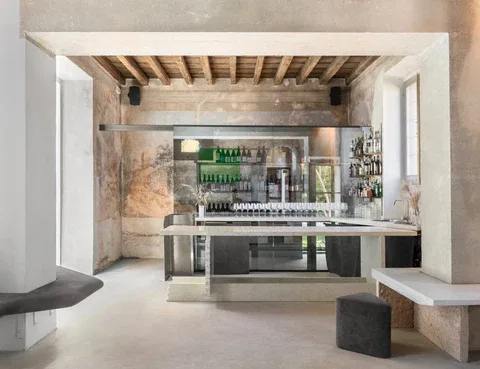 Motelombroso, Milan