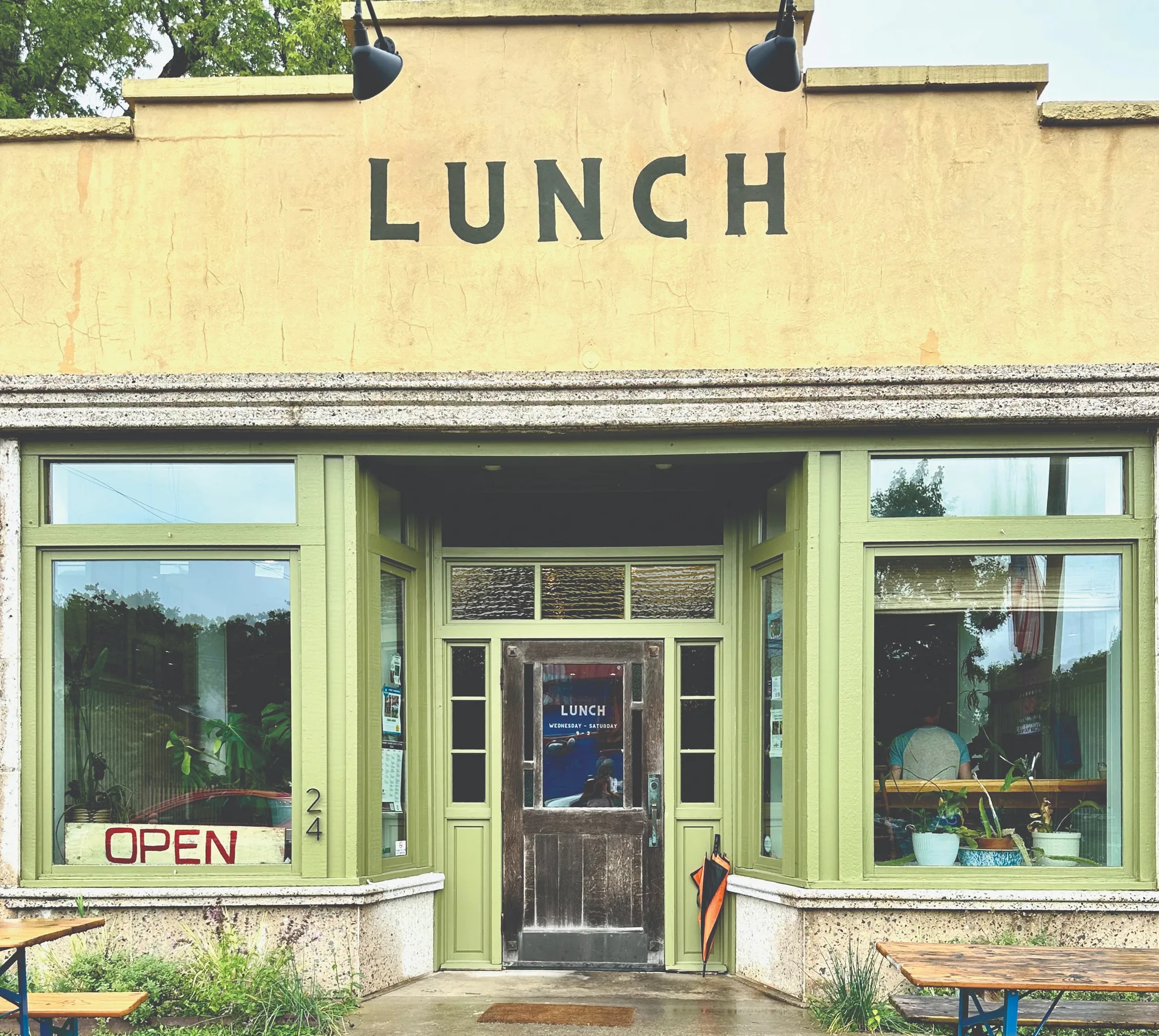 Lunch — atmosphere