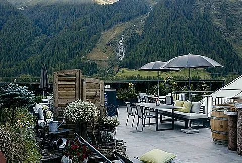 VIER Studios &amp; Restaurant — photo 43