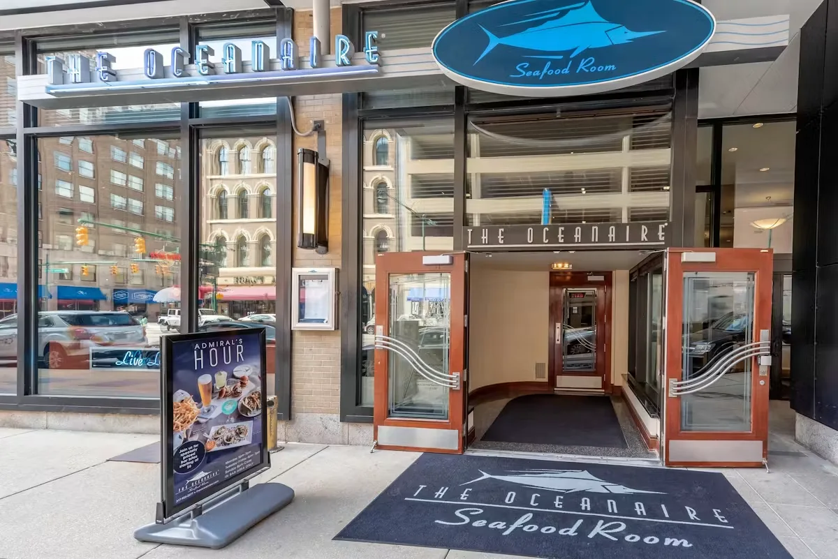 The Oceanaire Seafood Room — photo 10