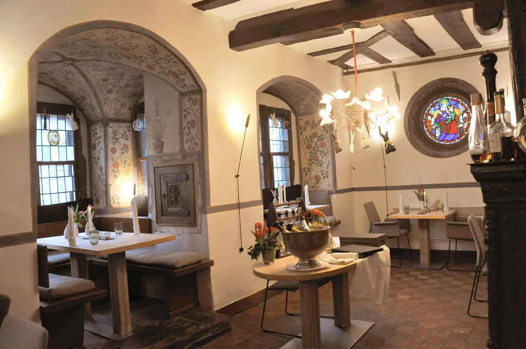 Henrich HÖER's Speisezimmer — photo 9