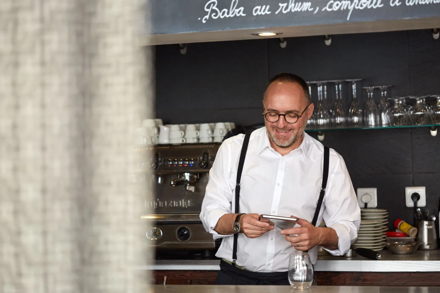 Les Canailles Pigalle — kitchen