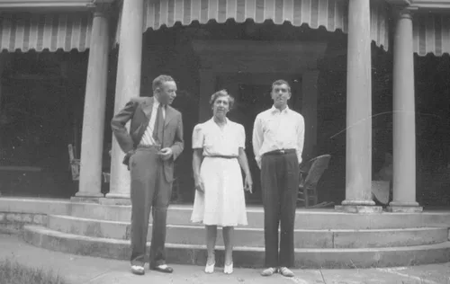 Holly Hill Inn — atmosphere