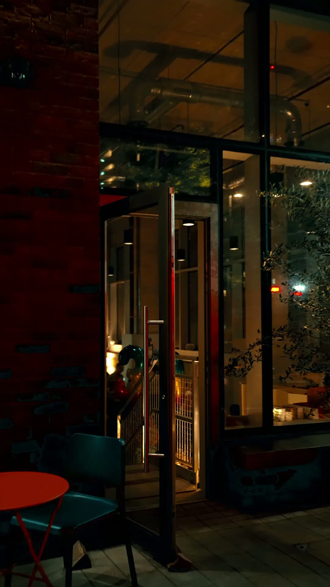 Kallos Cafe & Wine Bar — atmosphere