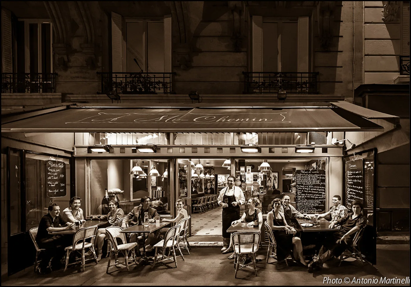 A Mi-Chemin, Paris