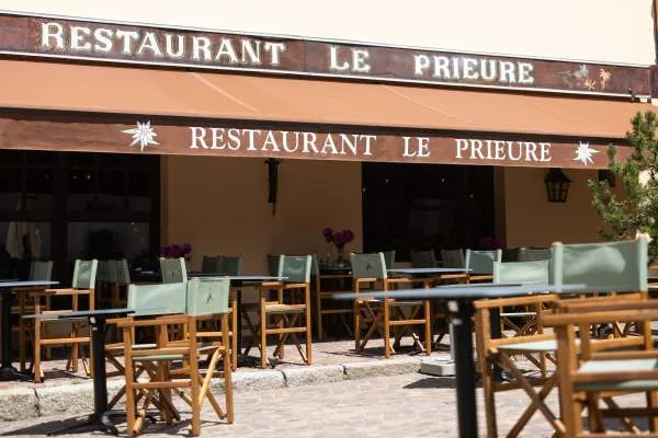 Le Prieuré — atmosphere