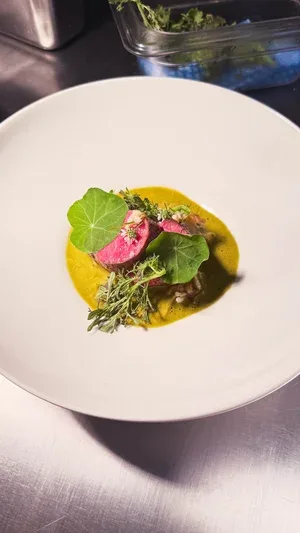 6 Restaurant — food