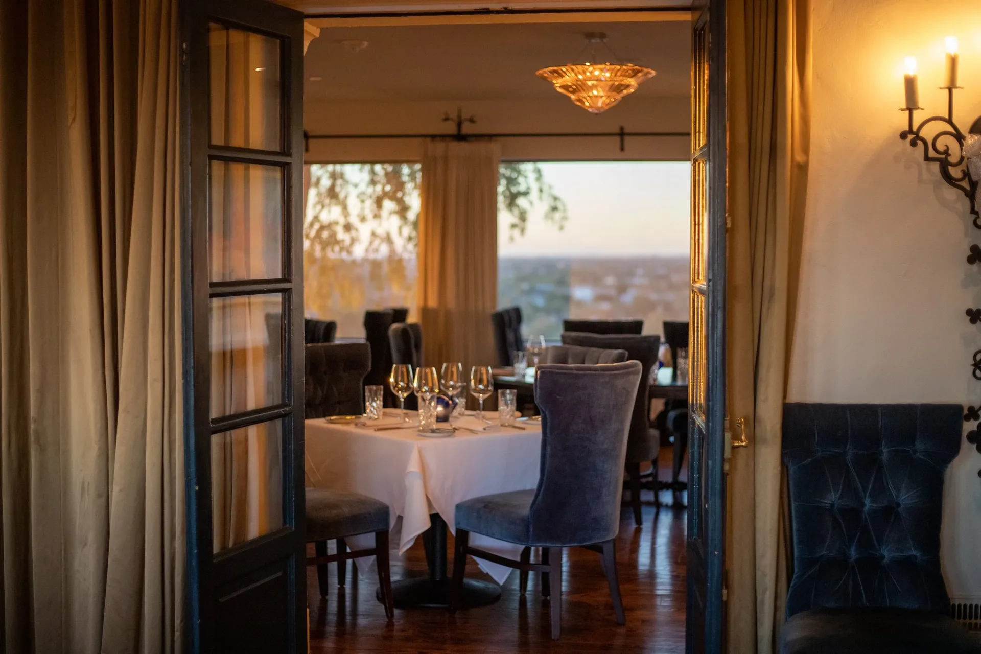 Geordie's at the Wrigley Mansion — photo 18