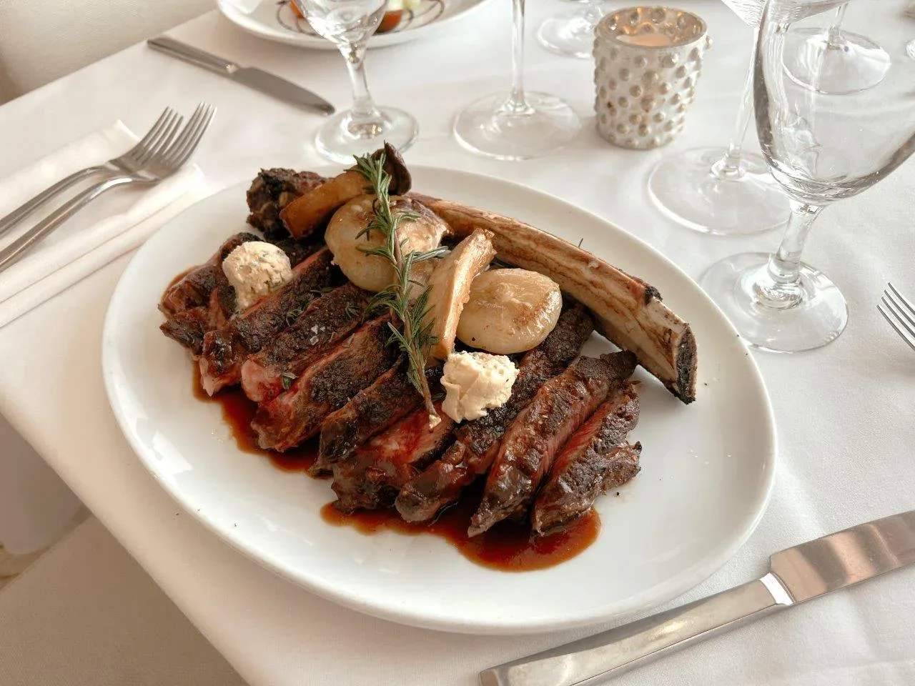 Selanne Steak Tavern — food