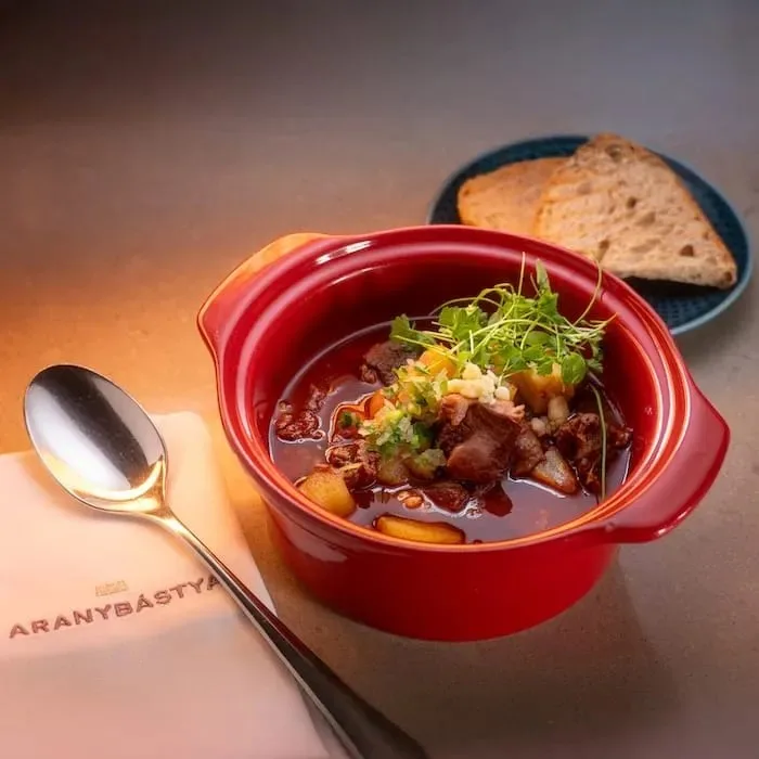 Aranybástya — food