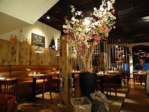 Bistro Twee33 — atmosphere