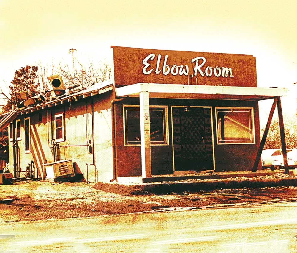 Elbow Room Bar & Grill — photo 4