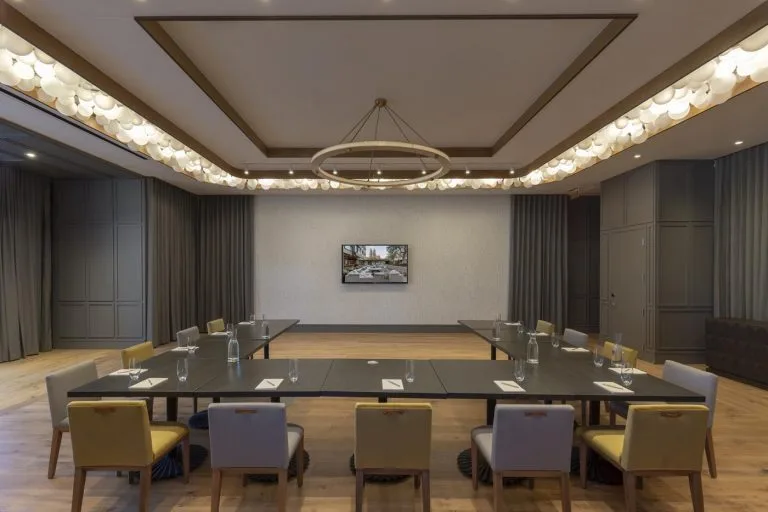 Oak + Violet Restaurant — photo 8