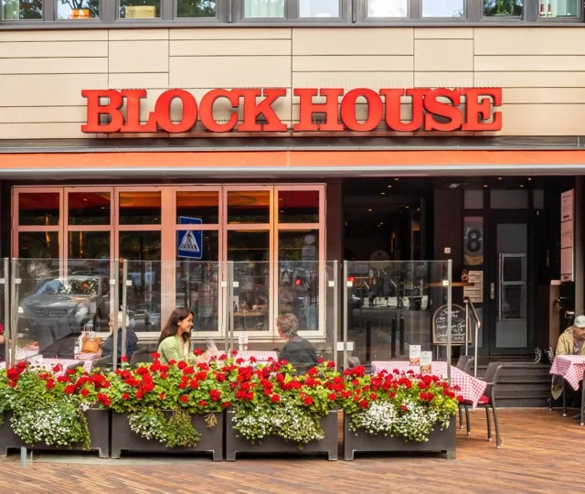 BLOCK HOUSE Hamburg Bergedorf — atmosphere