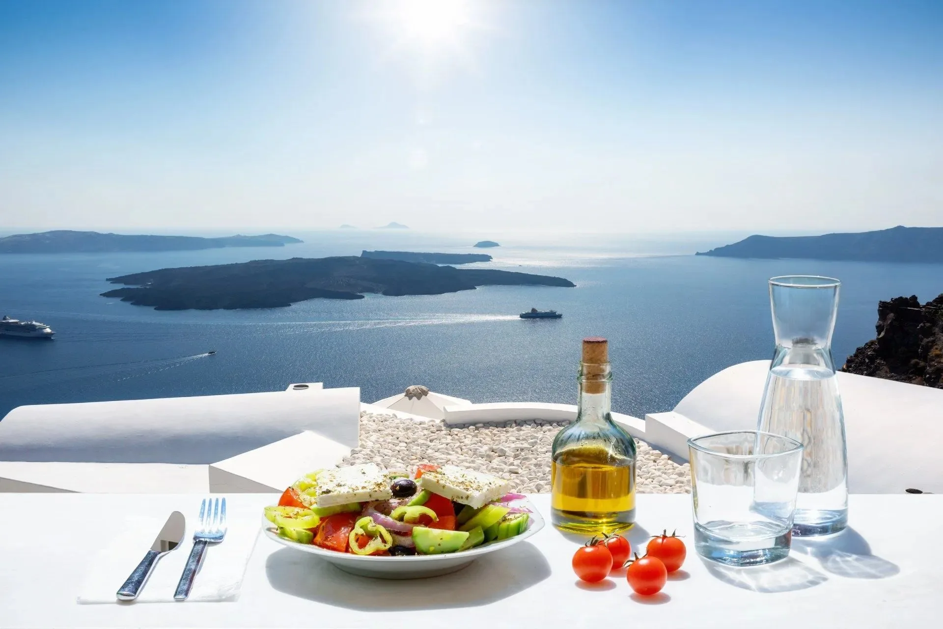 The Greek — atmosphere