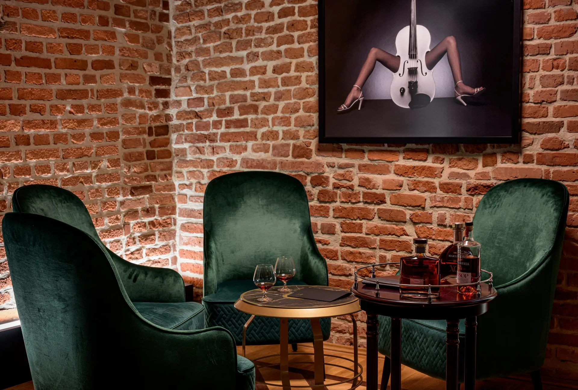 Regale Bar & Restaurant — photo 43