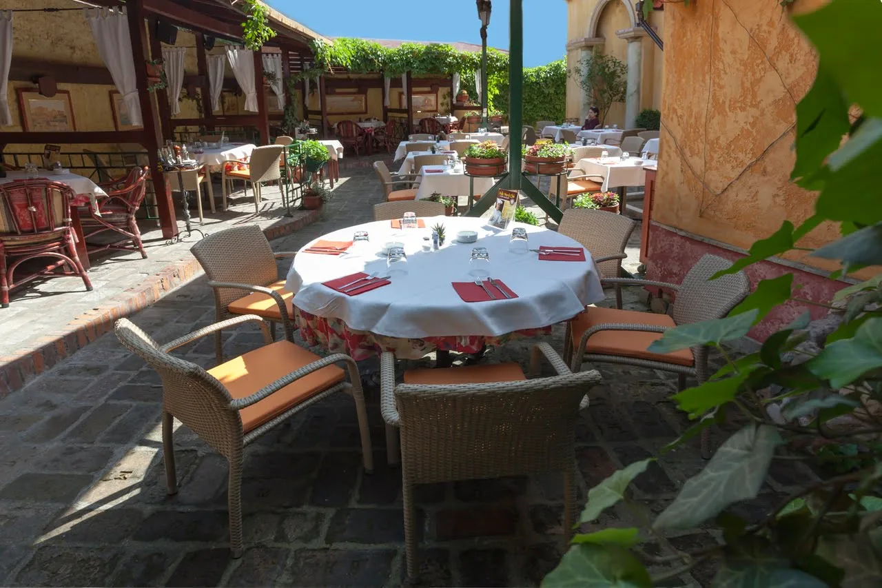 RESTORAN PIZZERIA BELLA NAPOLI KOD GARIĆA — photo 26