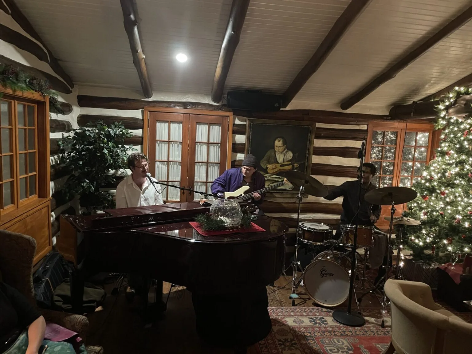 The Log Cabin — photo 26