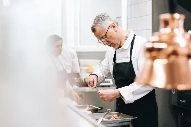 Aux Pesked — kitchen