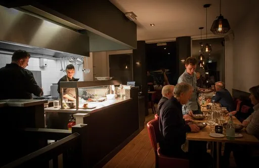 Graham's Kitchen — atmosphere