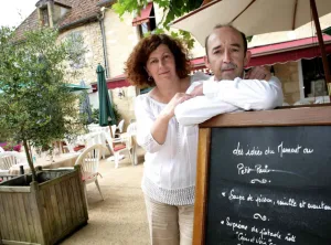 Le Petit Paris — atmosphere