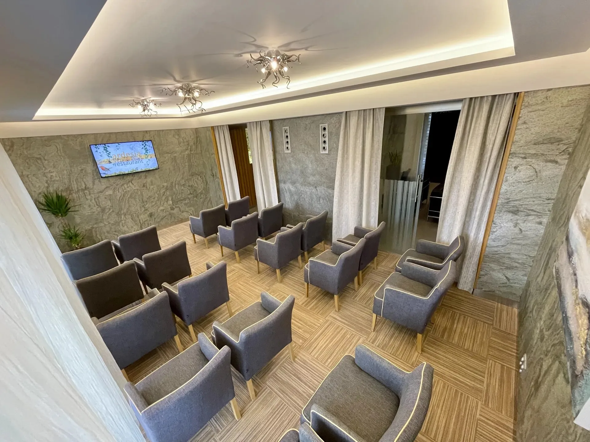 Ardesia restaurant v Hotelu Bartoš — photo 35