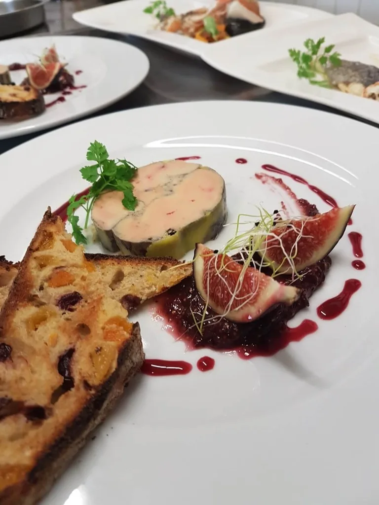 Auberge de l'Île Enchantée — food