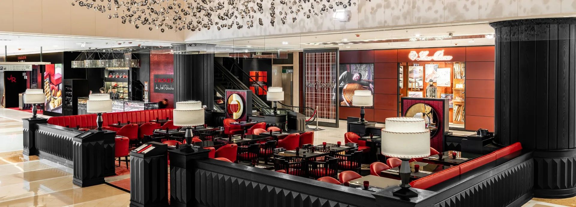 Le Salon de Thé de Joël Robuchon — atmosphere