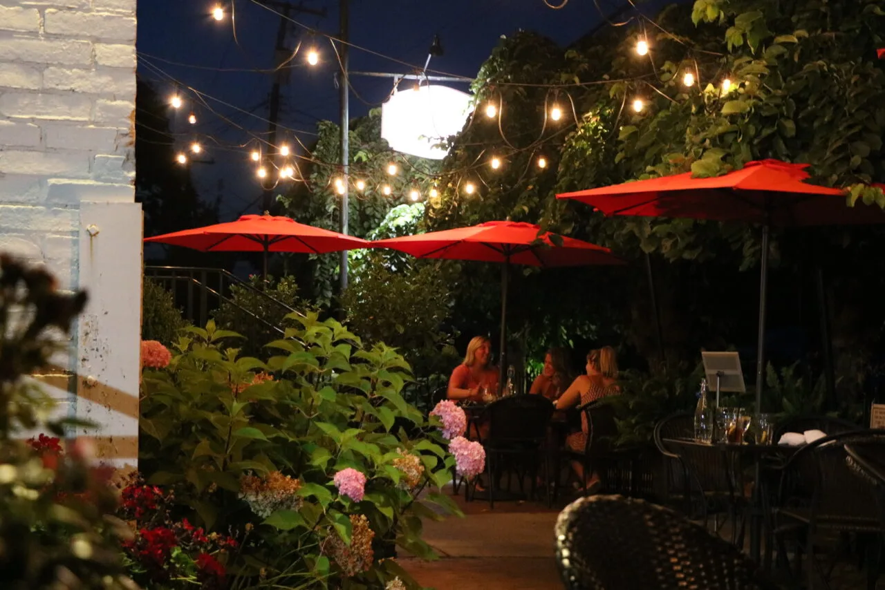 Victor's Italian Restaurant — photo 27
