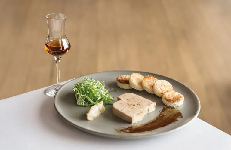 Sept Cinq — food
