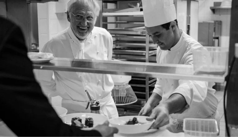 Gaya - Cuisine de Bords de Mer par Pierre Gagnaire — kitchen