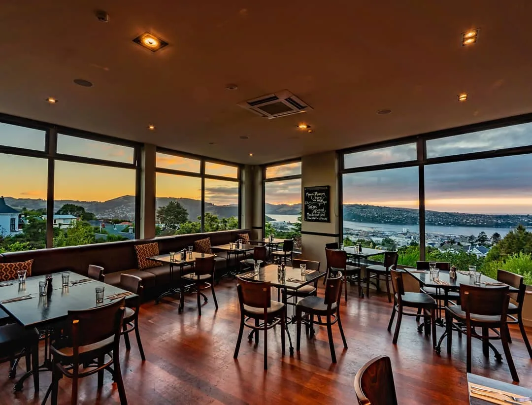 Luna Bar & Restaurant — photo 9